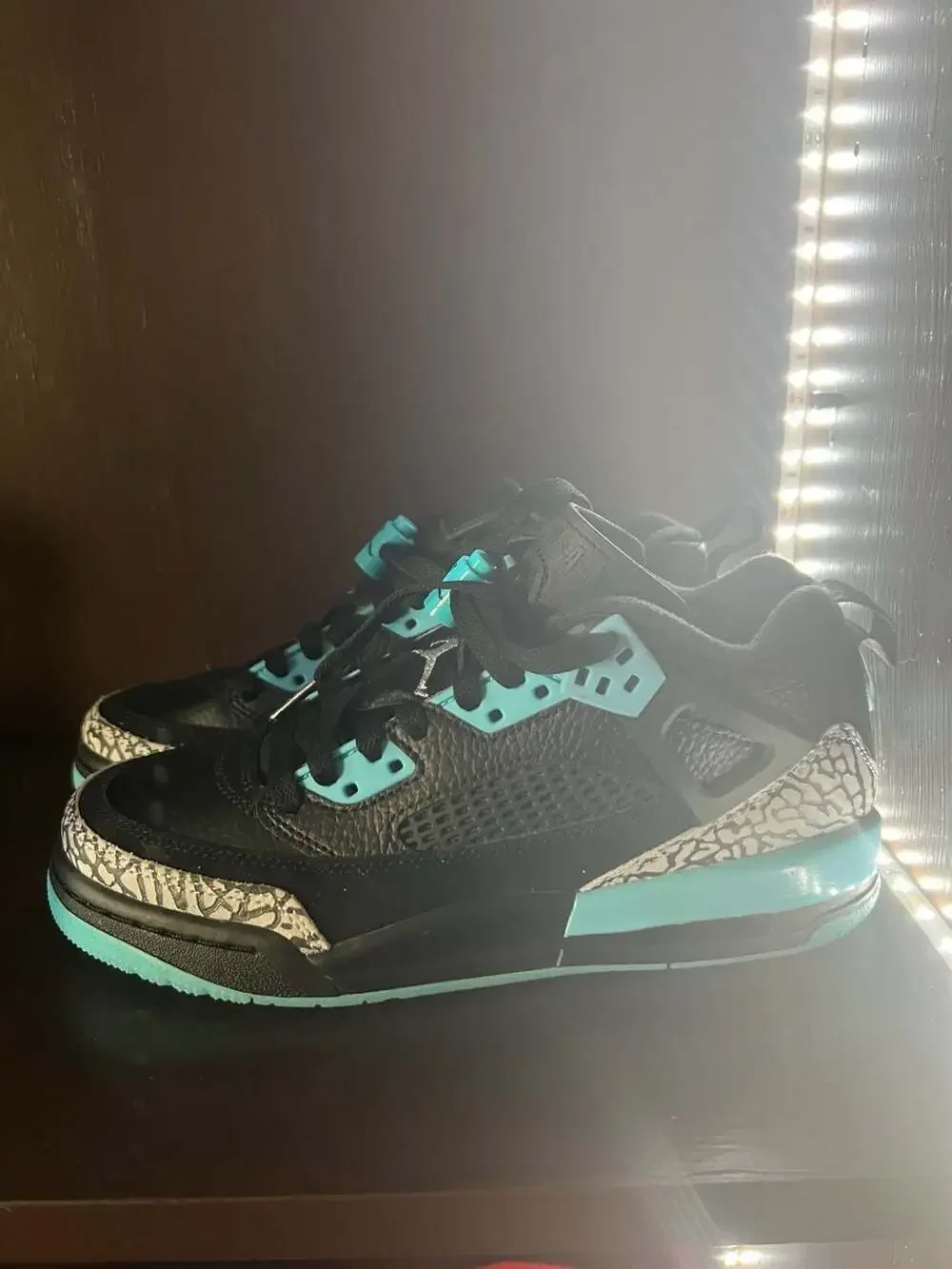 Air Jordan Spizike Low GS Black Gamma Blue Wolf Grey Size 6Y boys